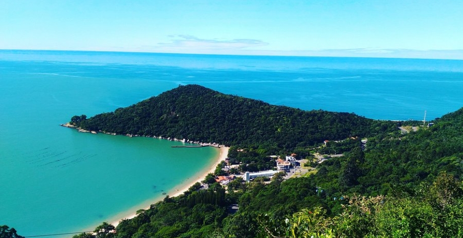 praia-de-laranjeiras-melhores-praias-de-balneario-camboriu.jpg