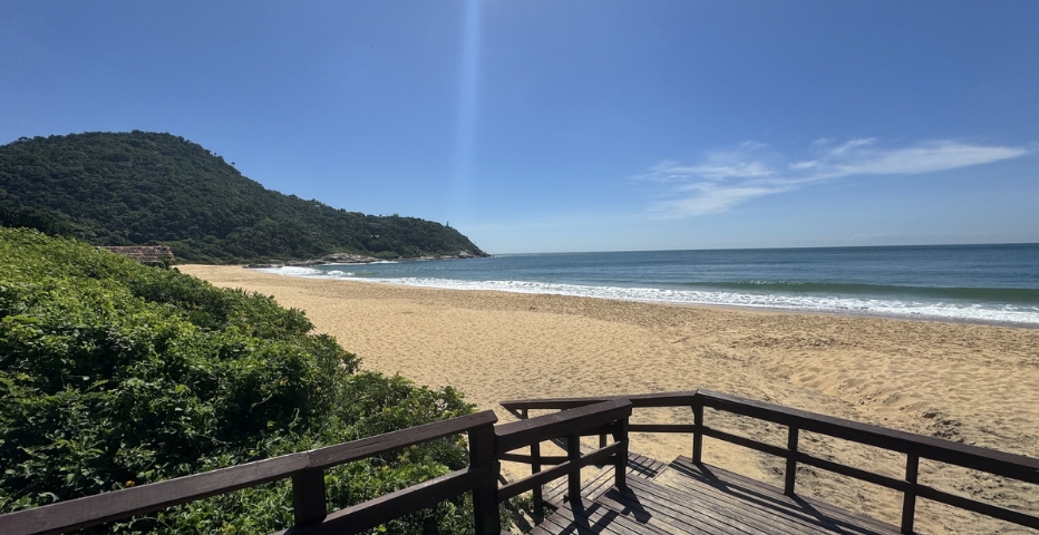 praia-do-estaleirinho-melhores-praias-de-balneario-camboriu.jpg