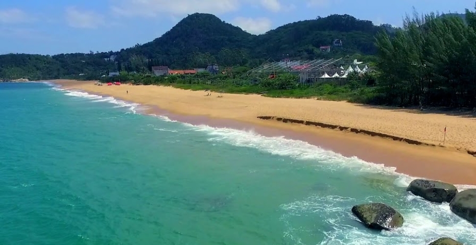praia-do-estaleiro-melhores-praias-de-balneario-camboriu.jpg