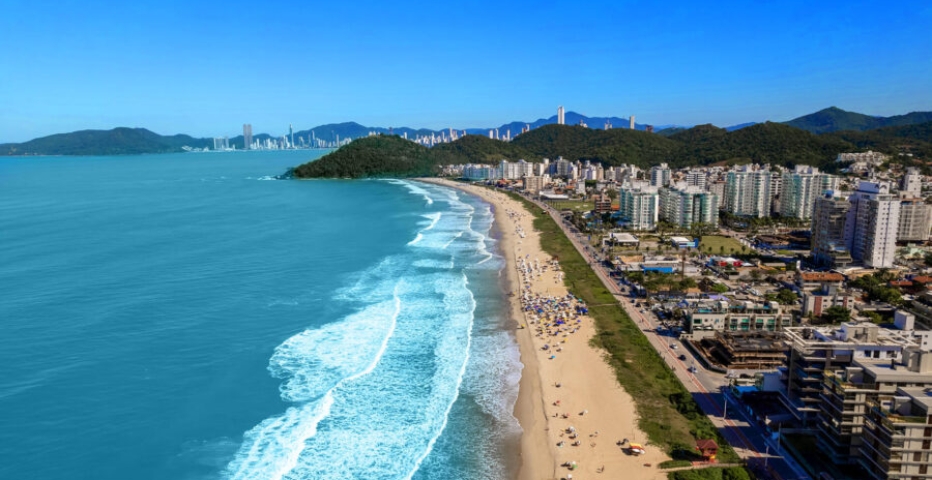 conheca-praia-brava-de-itajai-luxo-e-sofisticacao.jpg